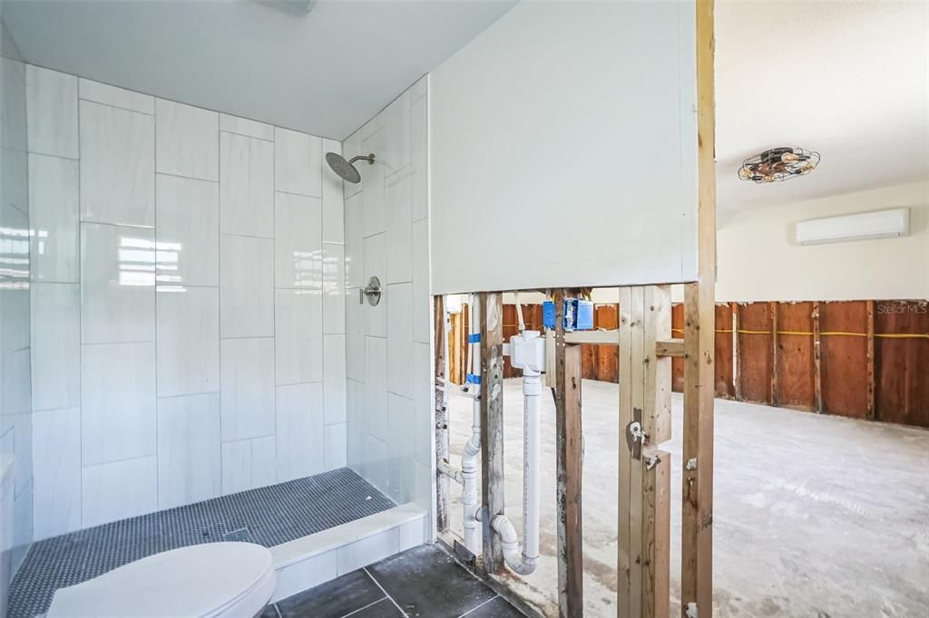 Под контрактом: $199,000 (3 спален, 3 ванн, 1344 Квадратных фут)