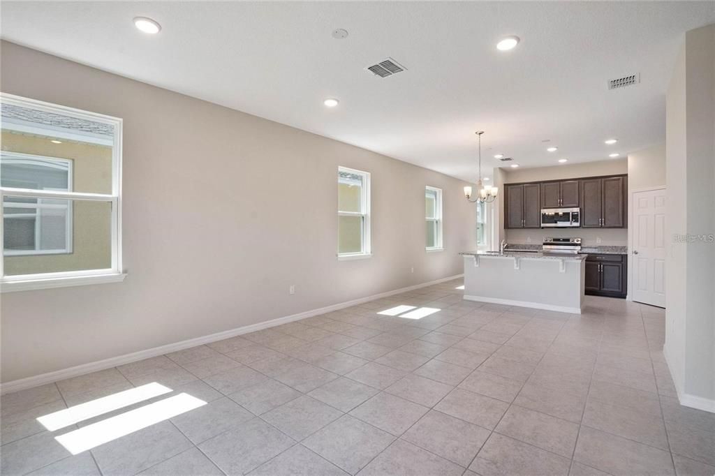 Active With Contract: $293,490 (3 beds, 2 baths, 1426 Square Feet)