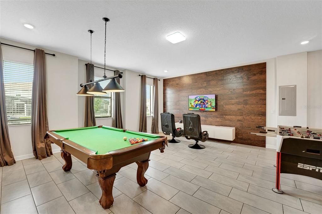 待售: $899,000 (8 贝兹, 5 浴室, 4303 平方英尺)