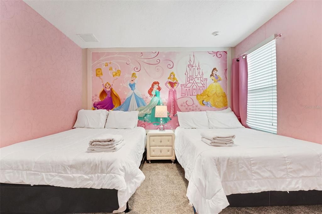 待售: $899,000 (8 贝兹, 5 浴室, 4303 平方英尺)