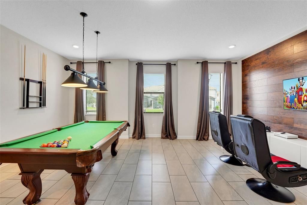 待售: $899,000 (8 贝兹, 5 浴室, 4303 平方英尺)