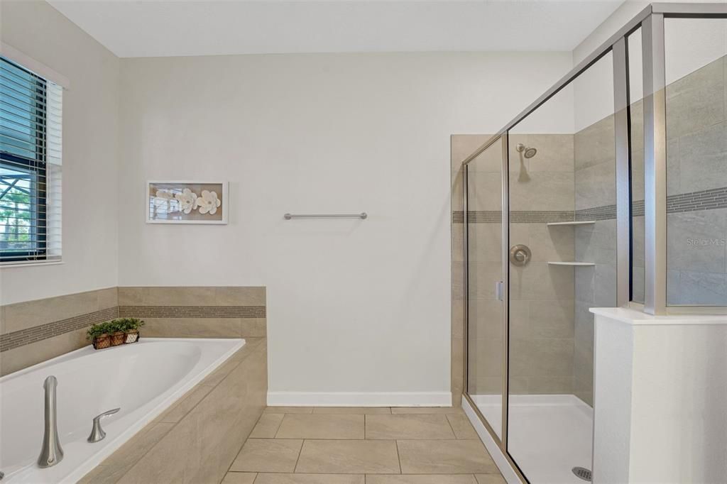 待售: $899,000 (8 贝兹, 5 浴室, 4303 平方英尺)