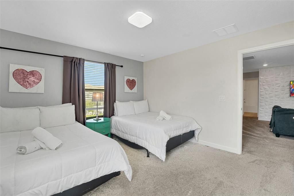 待售: $899,000 (8 贝兹, 5 浴室, 4303 平方英尺)