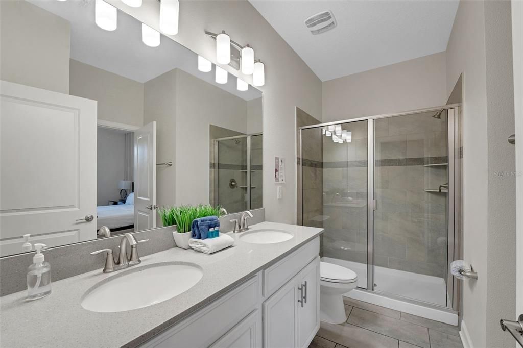 待售: $899,000 (8 贝兹, 5 浴室, 4303 平方英尺)