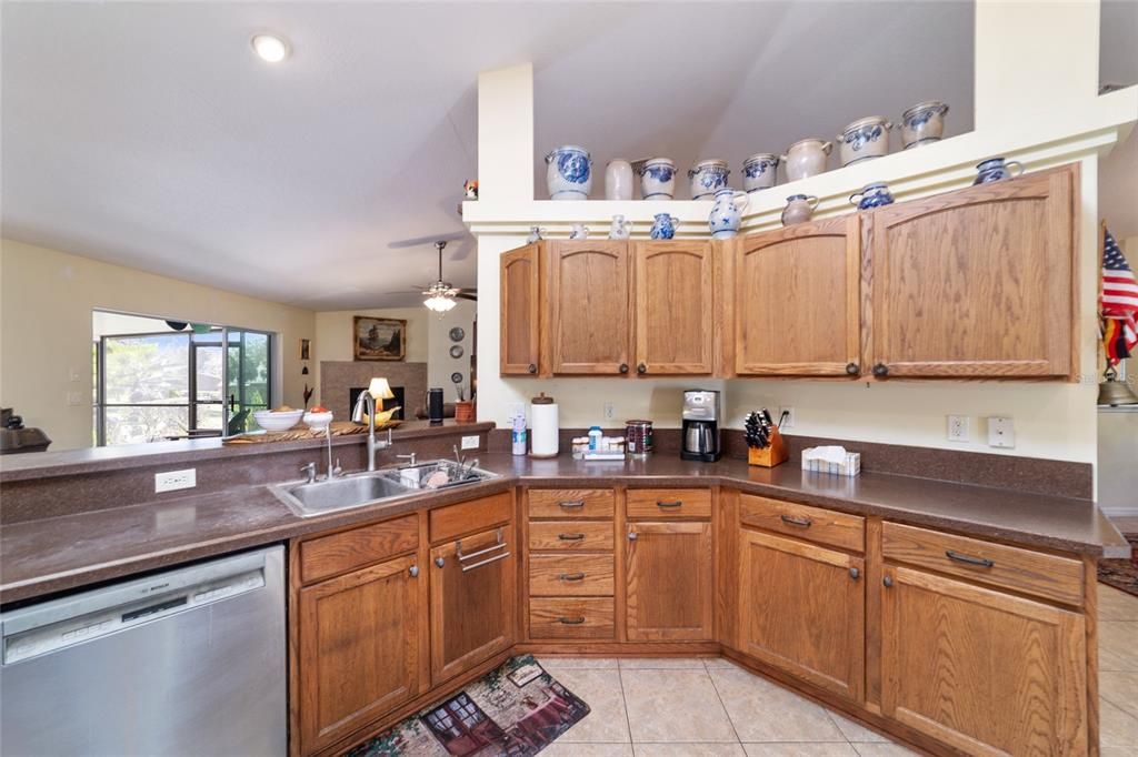 For Sale: $1,595,000 (3 beds, 2 baths, 2397 Square Feet)