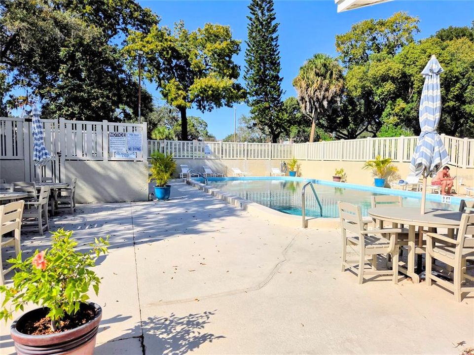 For Sale: $125,000 (2 beds, 2 baths, 1144 Square Feet)