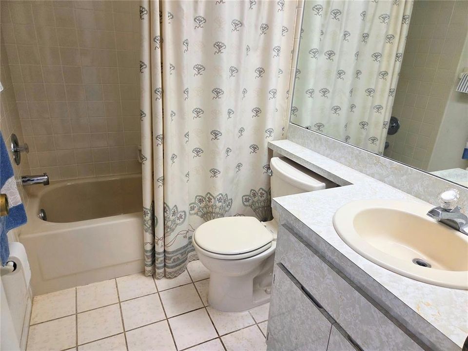 For Sale: $125,000 (2 beds, 2 baths, 1144 Square Feet)