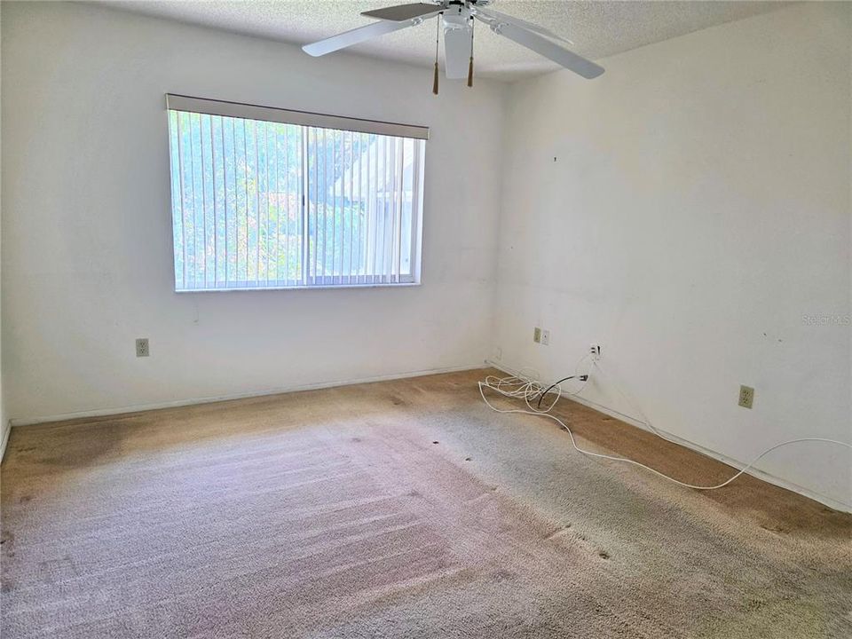 For Sale: $125,000 (2 beds, 2 baths, 1144 Square Feet)