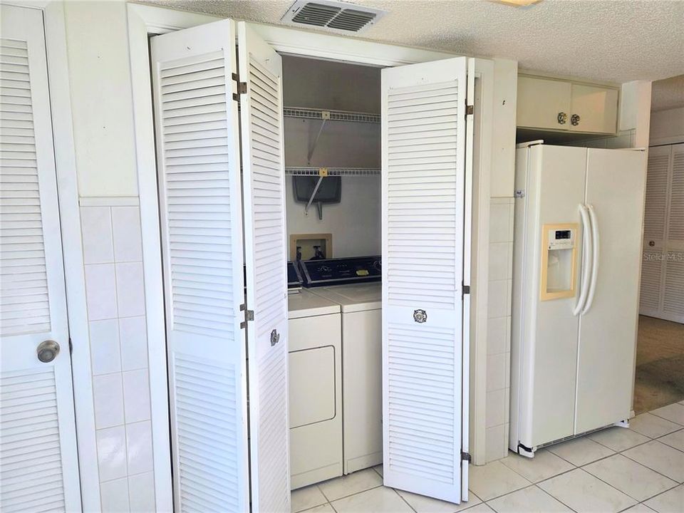 For Sale: $125,000 (2 beds, 2 baths, 1144 Square Feet)