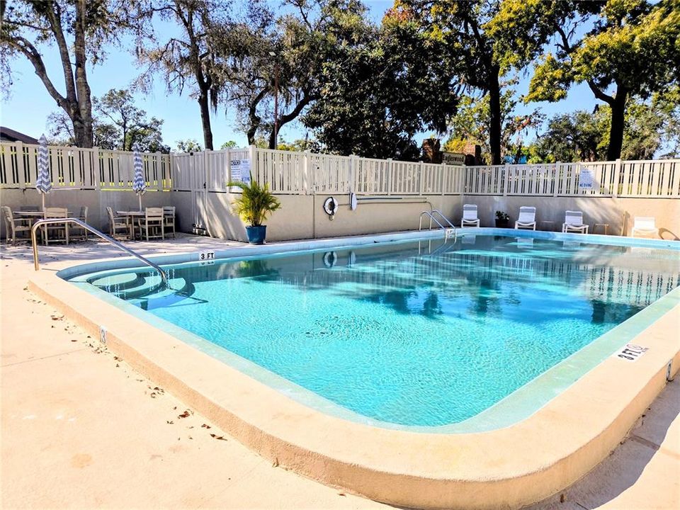 For Sale: $125,000 (2 beds, 2 baths, 1144 Square Feet)