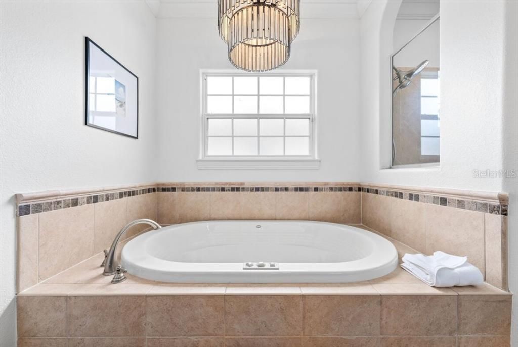 На продажу: $1,600,000 (4 спален, 5 ванн, 4099 Квадратных фут)