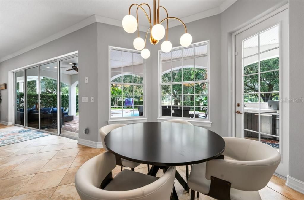 На продажу: $1,600,000 (4 спален, 5 ванн, 4099 Квадратных фут)