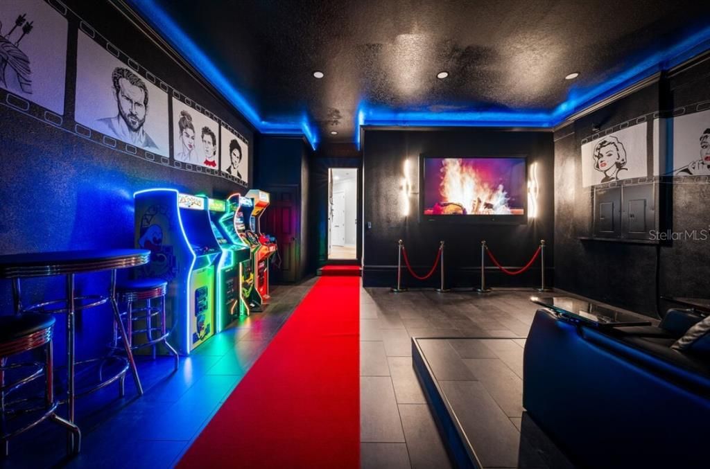 На продажу: $1,600,000 (4 спален, 5 ванн, 4099 Квадратных фут)