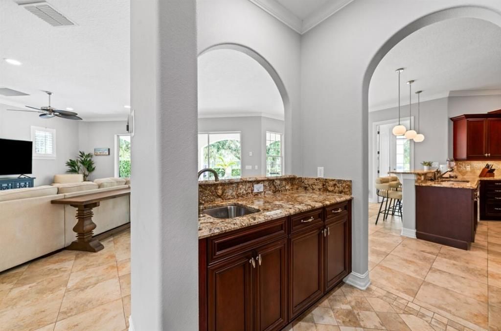 На продажу: $1,600,000 (4 спален, 5 ванн, 4099 Квадратных фут)