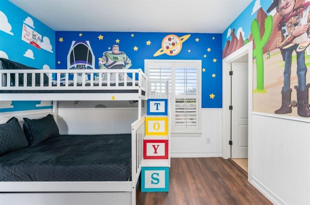 На продажу: $1,600,000 (4 спален, 5 ванн, 4099 Квадратных фут)