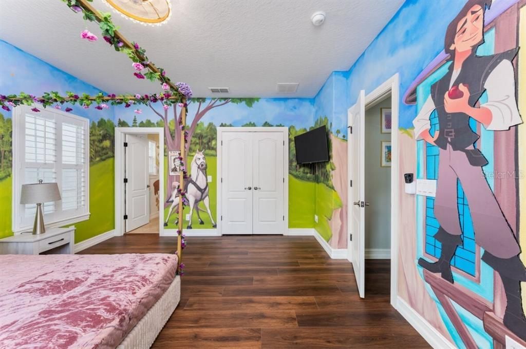 На продажу: $1,600,000 (4 спален, 5 ванн, 4099 Квадратных фут)