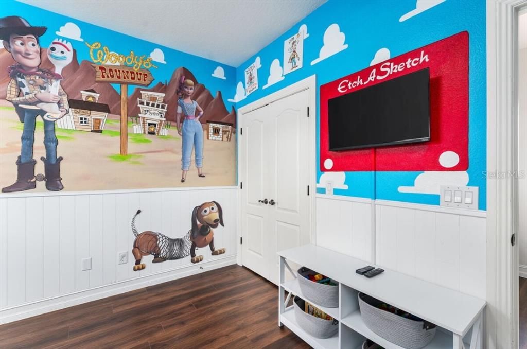 На продажу: $1,600,000 (4 спален, 5 ванн, 4099 Квадратных фут)