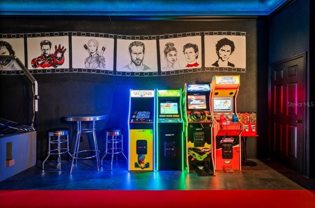 На продажу: $1,600,000 (4 спален, 5 ванн, 4099 Квадратных фут)