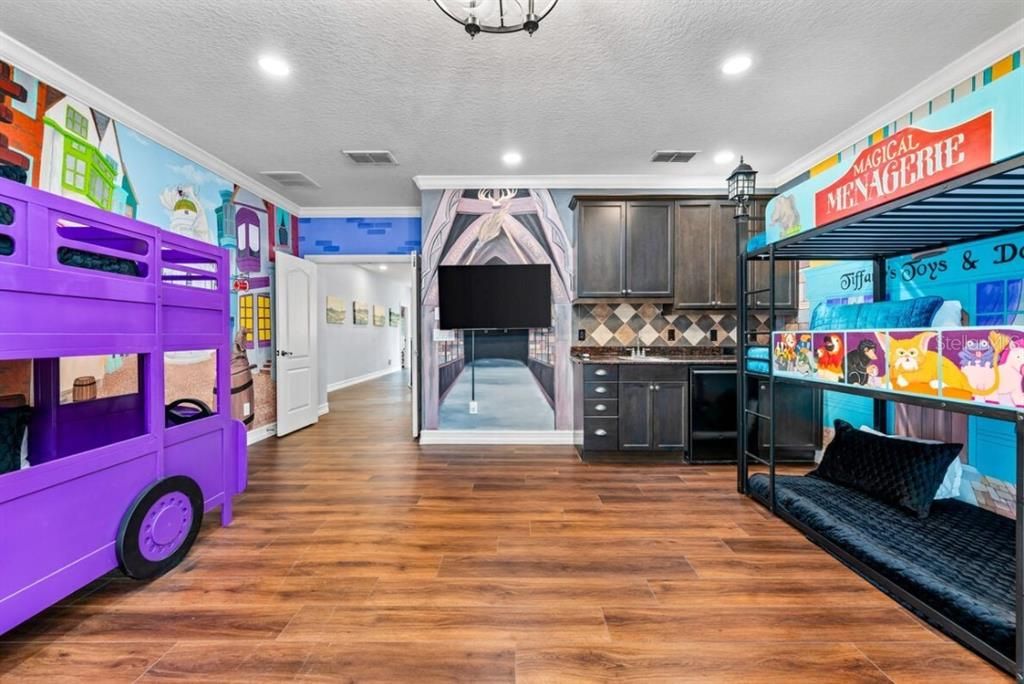 На продажу: $1,600,000 (4 спален, 5 ванн, 4099 Квадратных фут)