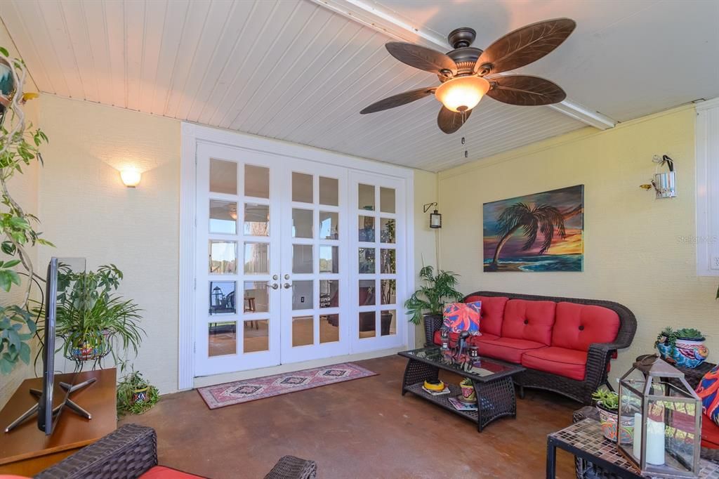 En Venta: $447,000 (3 camas, 3 baños, 2500 Pies cuadrados)