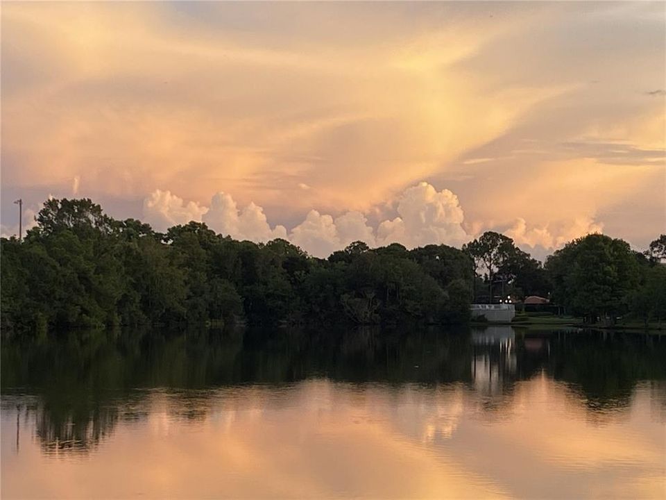 En Venta: $447,000 (3 camas, 3 baños, 2500 Pies cuadrados)