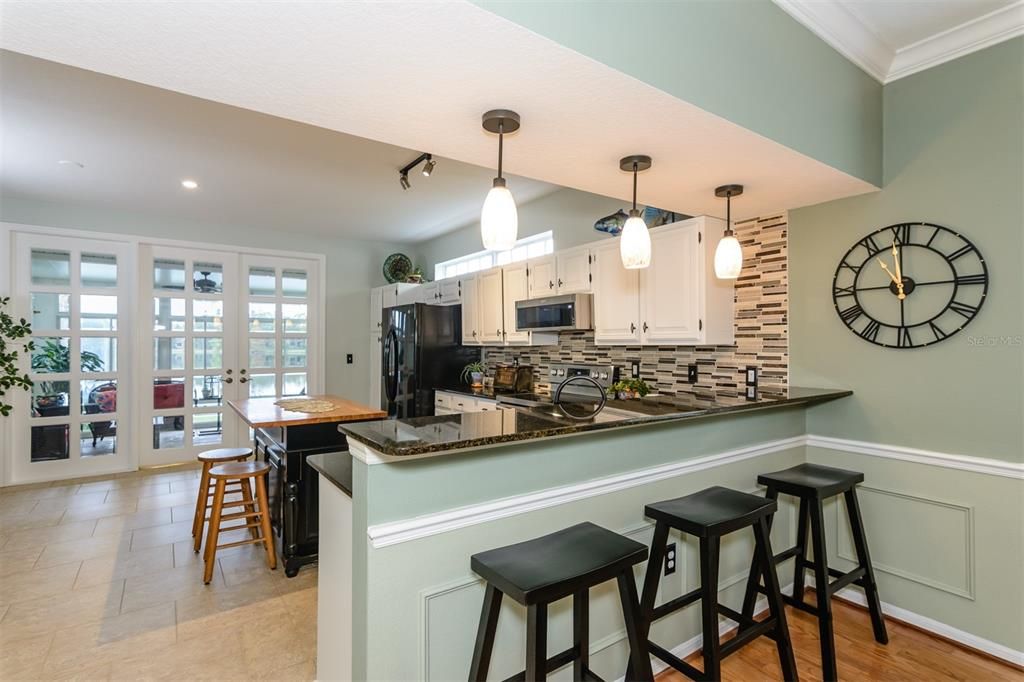 En Venta: $447,000 (3 camas, 3 baños, 2500 Pies cuadrados)