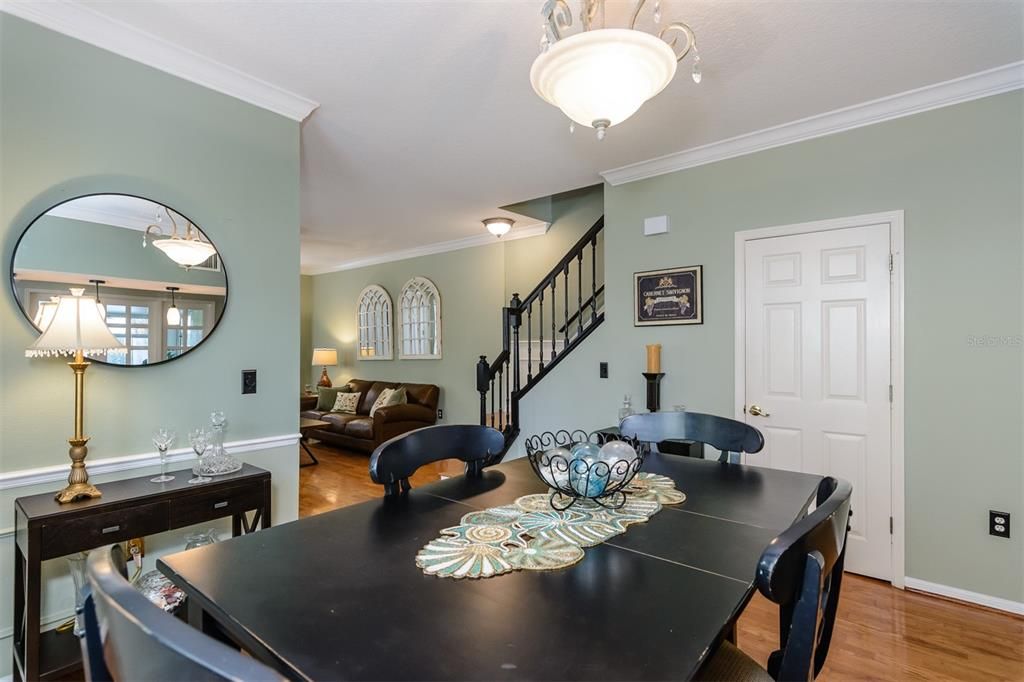 En Venta: $447,000 (3 camas, 3 baños, 2500 Pies cuadrados)