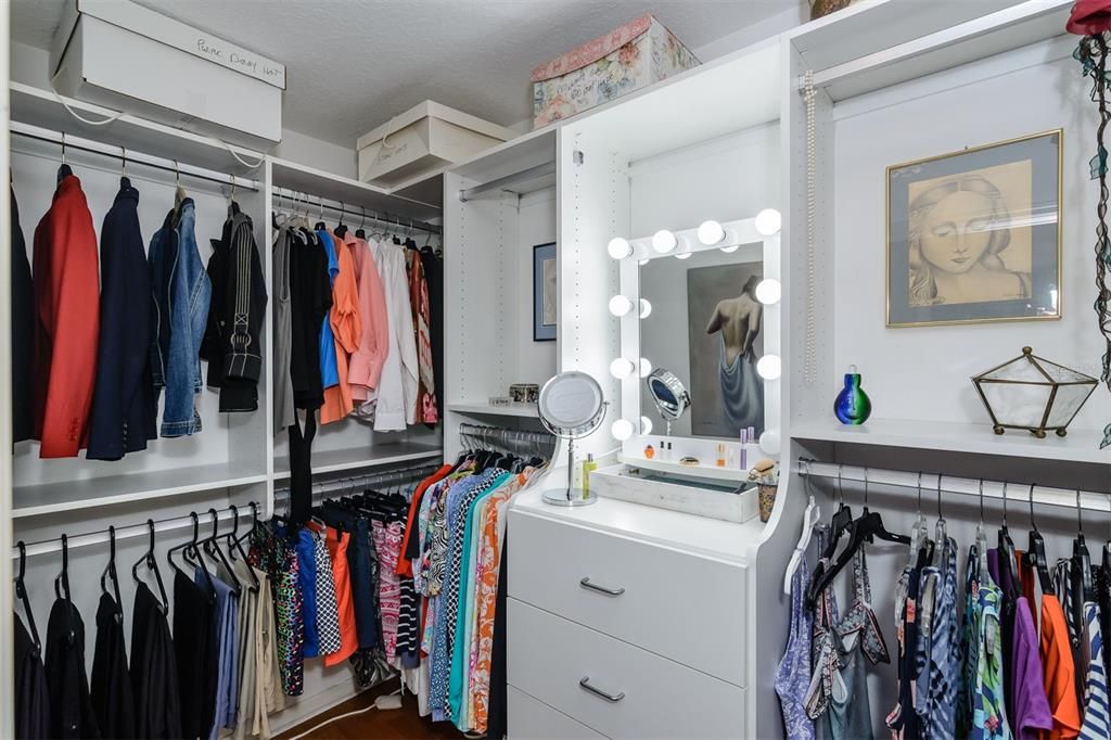 En Venta: $447,000 (3 camas, 3 baños, 2500 Pies cuadrados)