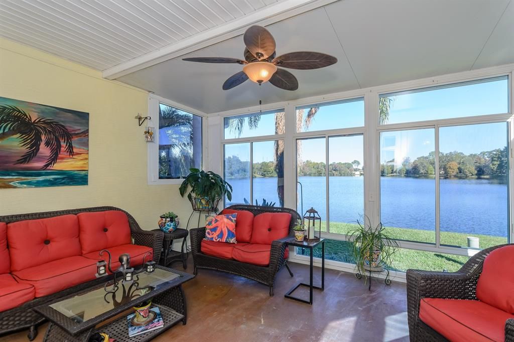 En Venta: $447,000 (3 camas, 3 baños, 2500 Pies cuadrados)