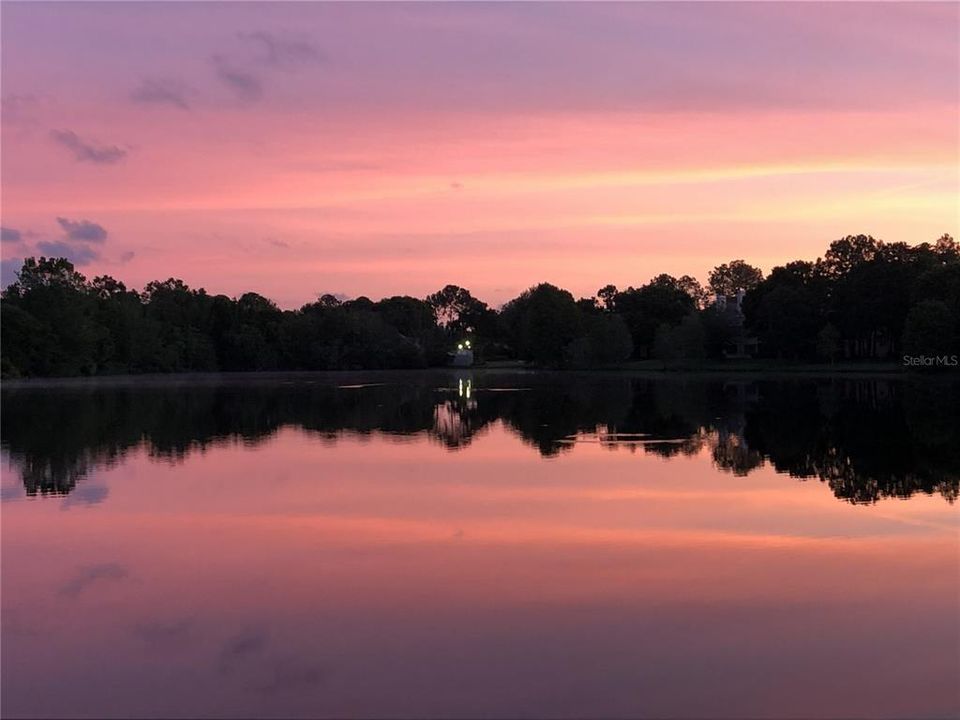 En Venta: $447,000 (3 camas, 3 baños, 2500 Pies cuadrados)