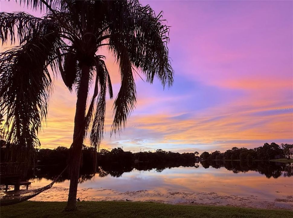 En Venta: $447,000 (3 camas, 3 baños, 2500 Pies cuadrados)