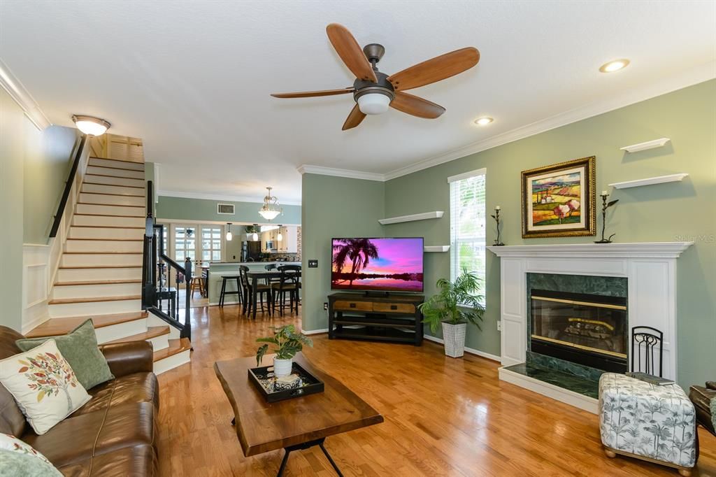 En Venta: $447,000 (3 camas, 3 baños, 2500 Pies cuadrados)