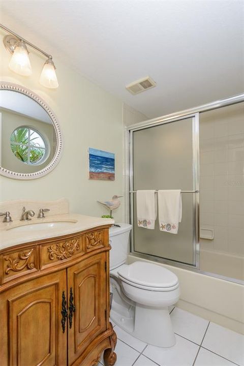 En Venta: $447,000 (3 camas, 3 baños, 2500 Pies cuadrados)