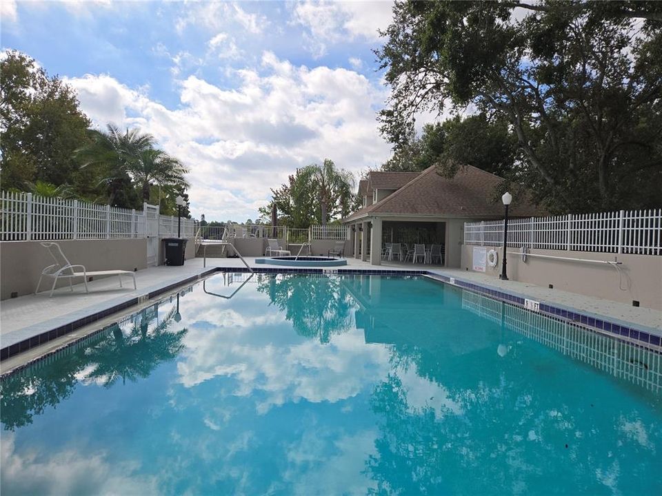 En Venta: $447,000 (3 camas, 3 baños, 2500 Pies cuadrados)