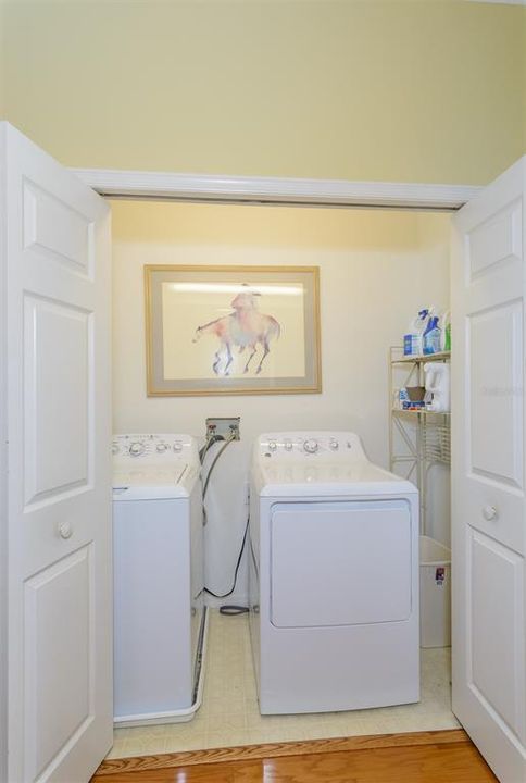 En Venta: $447,000 (3 camas, 3 baños, 2500 Pies cuadrados)