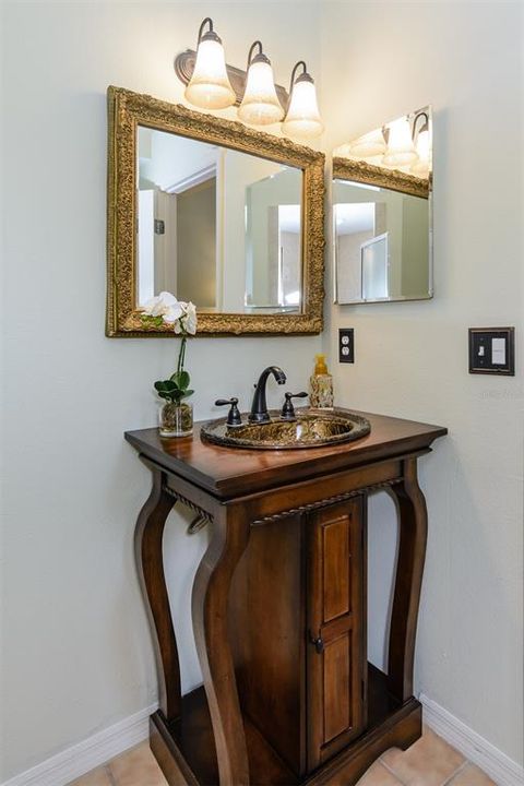 En Venta: $447,000 (3 camas, 3 baños, 2500 Pies cuadrados)