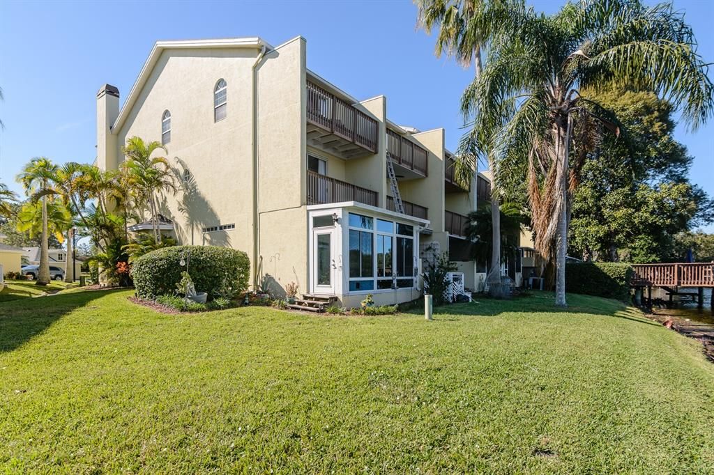 En Venta: $447,000 (3 camas, 3 baños, 2500 Pies cuadrados)