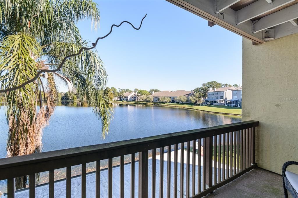 En Venta: $447,000 (3 camas, 3 baños, 2500 Pies cuadrados)