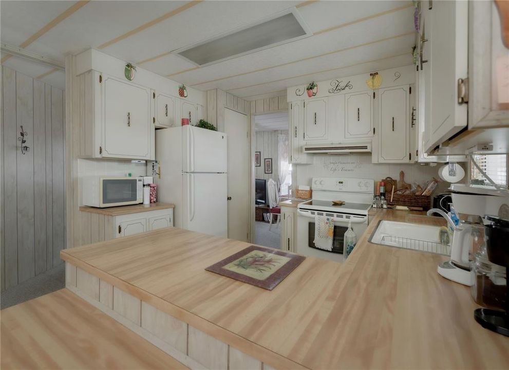 For Sale: $120,000 (2 beds, 2 baths, 1200 Square Feet)