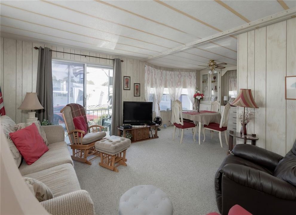 For Sale: $120,000 (2 beds, 2 baths, 1200 Square Feet)