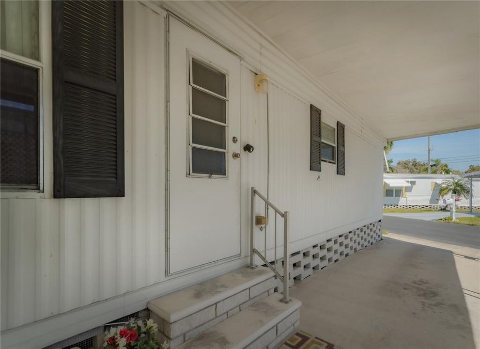 For Sale: $120,000 (2 beds, 2 baths, 1200 Square Feet)