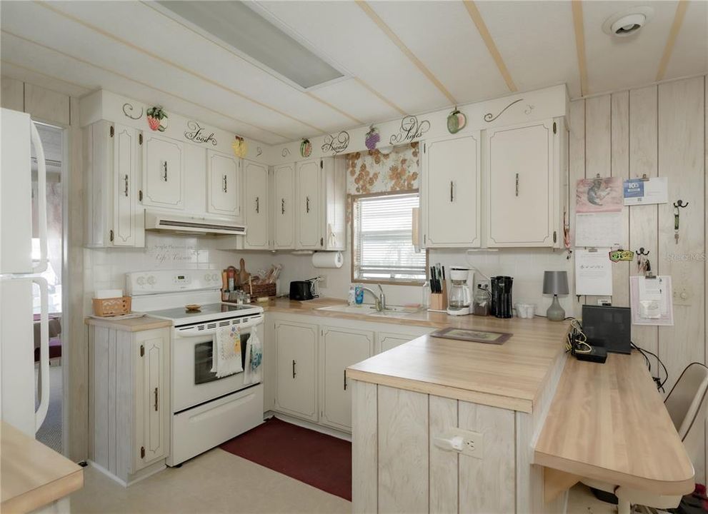 For Sale: $120,000 (2 beds, 2 baths, 1200 Square Feet)