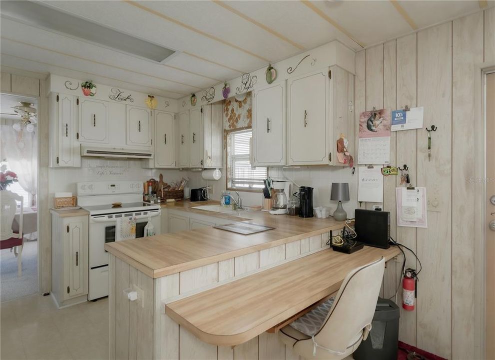 For Sale: $120,000 (2 beds, 2 baths, 1200 Square Feet)