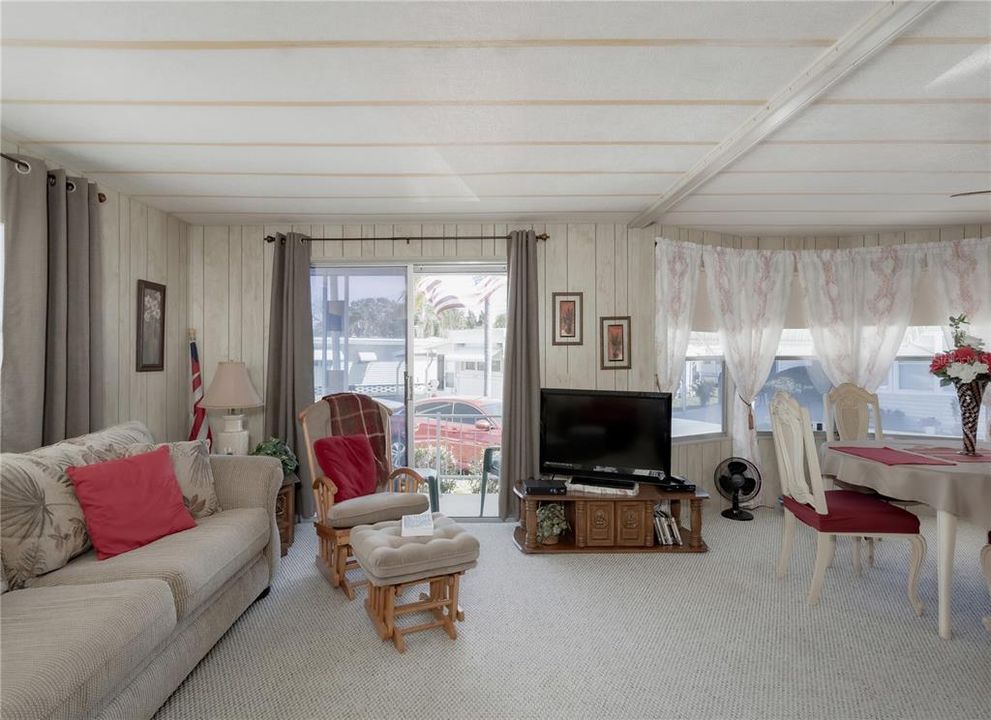 For Sale: $120,000 (2 beds, 2 baths, 1200 Square Feet)