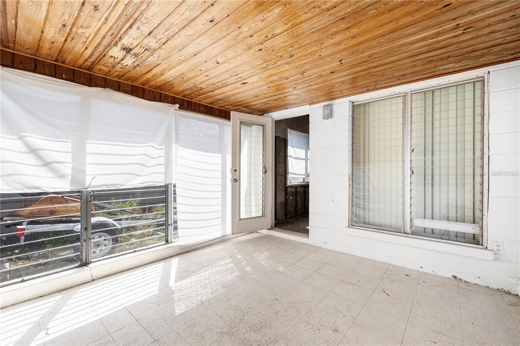 На продажу: $635,000 (2 спален, 1 ванн, 775 Квадратных фут)