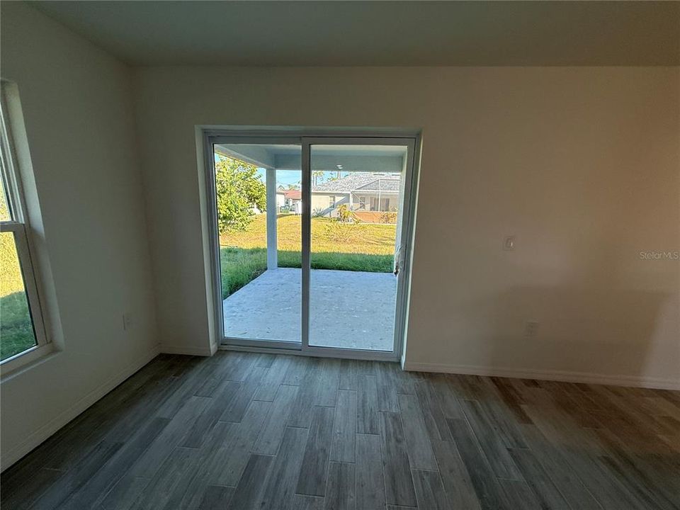 В аренду: $2,250 (4 спален, 2 ванн, 1800 Квадратных фут)