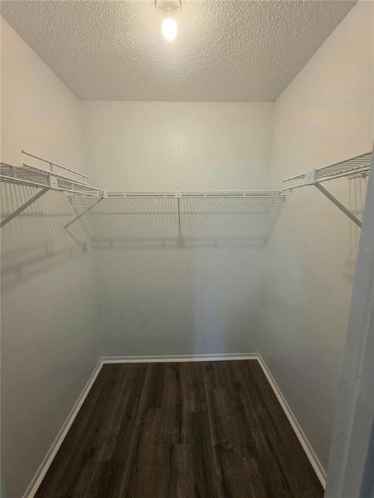 For Rent: $1,350 (2 beds, 1 baths, 1200 Square Feet)