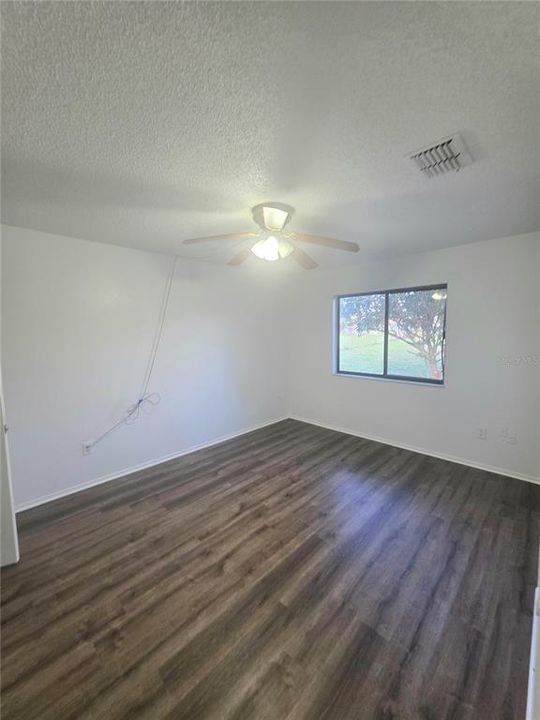 For Rent: $1,350 (2 beds, 1 baths, 1200 Square Feet)
