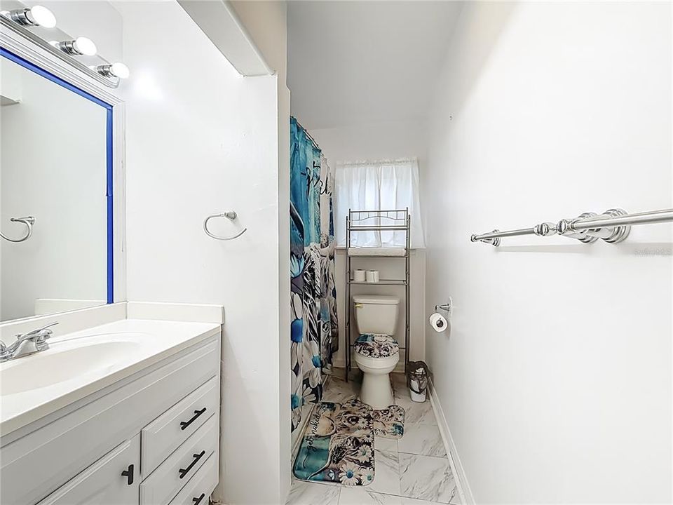 На продажу: $264,900 (3 спален, 1 ванн, 1246 Квадратных фут)