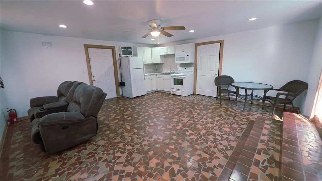 На продажу: $264,900 (3 спален, 1 ванн, 1246 Квадратных фут)